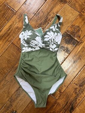Eomenie One-Piece Swimsuit with green and Tropical Print small